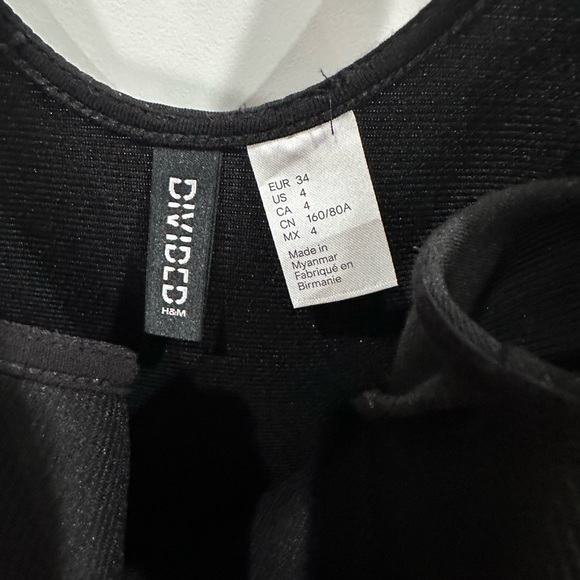 2 dresses - Picture 2 of 3